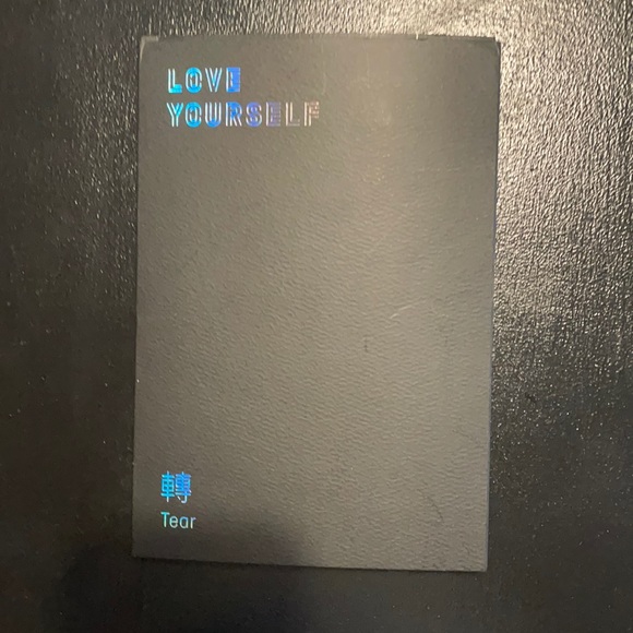 Love Yourself Tear (R) - Picture 1 of 4